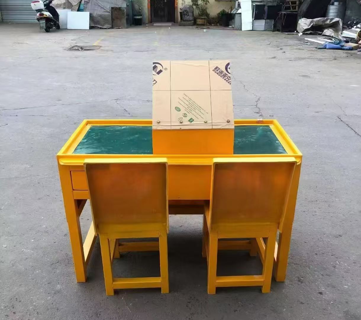 富蕴防静电导通桌井下煤矿火工品发放桌：危险品流转的安全守护者